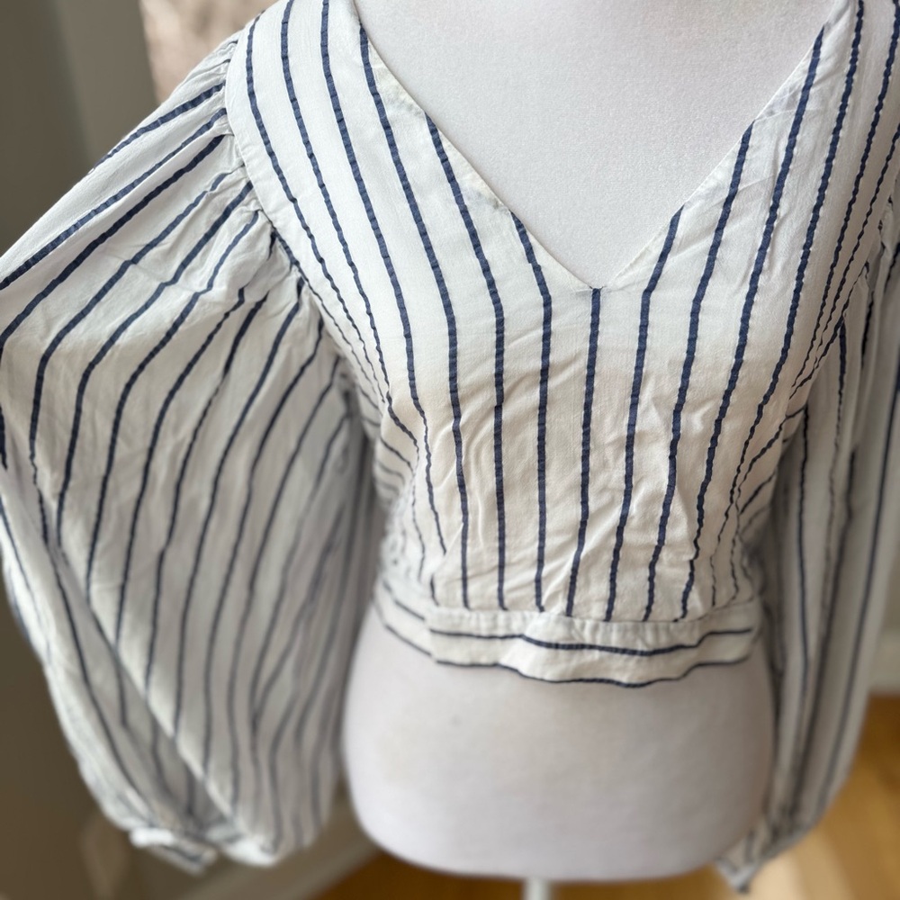 ZARA White Navy Blue Striped Tie Back V Neck Blouson Sleeve Cropped Blouse Sz L - Picture 3 of 10